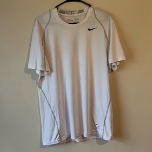 Men’s Nike pro white shirt large no stains ribbed